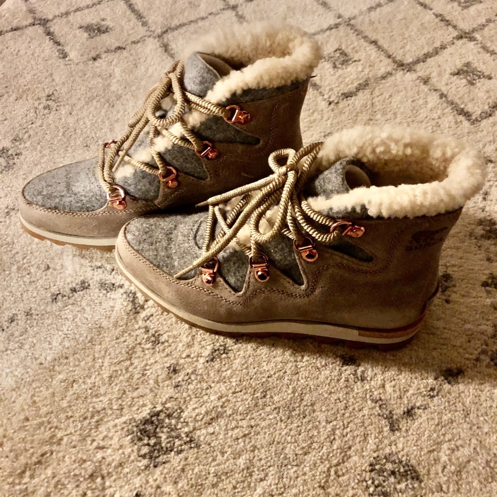 Sherpa lined Sorel boot! (Alpine Holiday Boot)